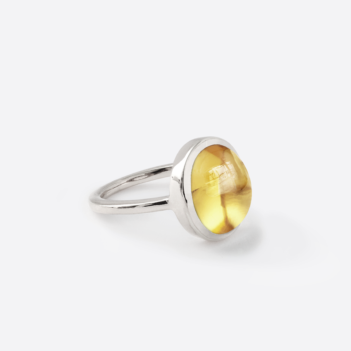 Bague fine pour femme en argent 925 monte d'une grande ovale citrine jaune