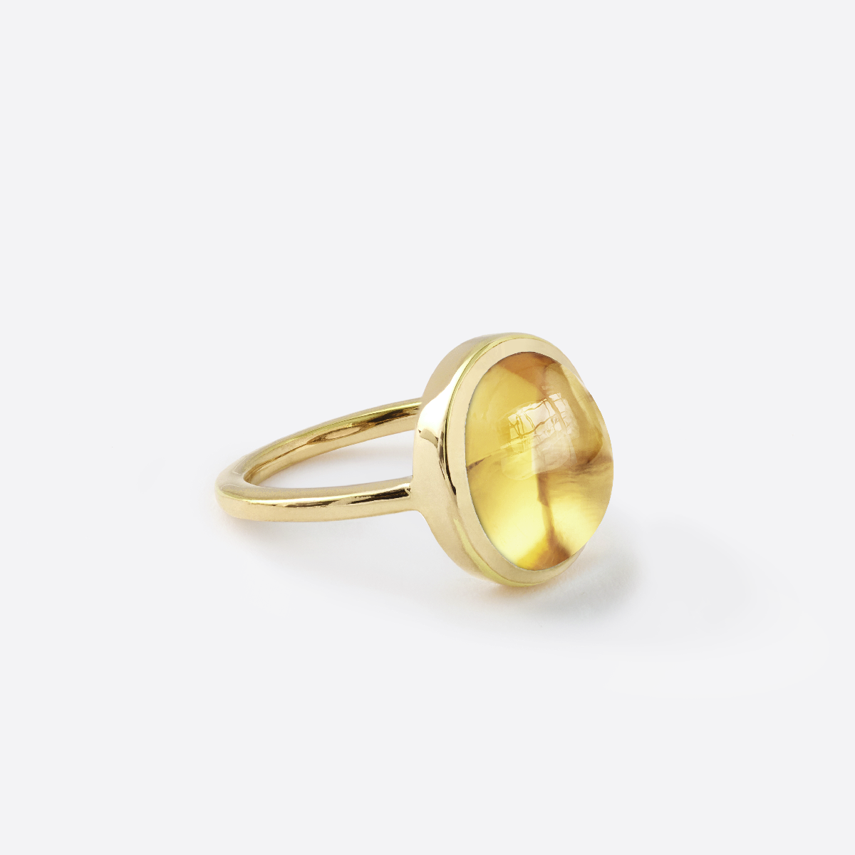 Bague fine pour femme en argent plaque or jaune 18k monte d'une grande ovale citrine jaune