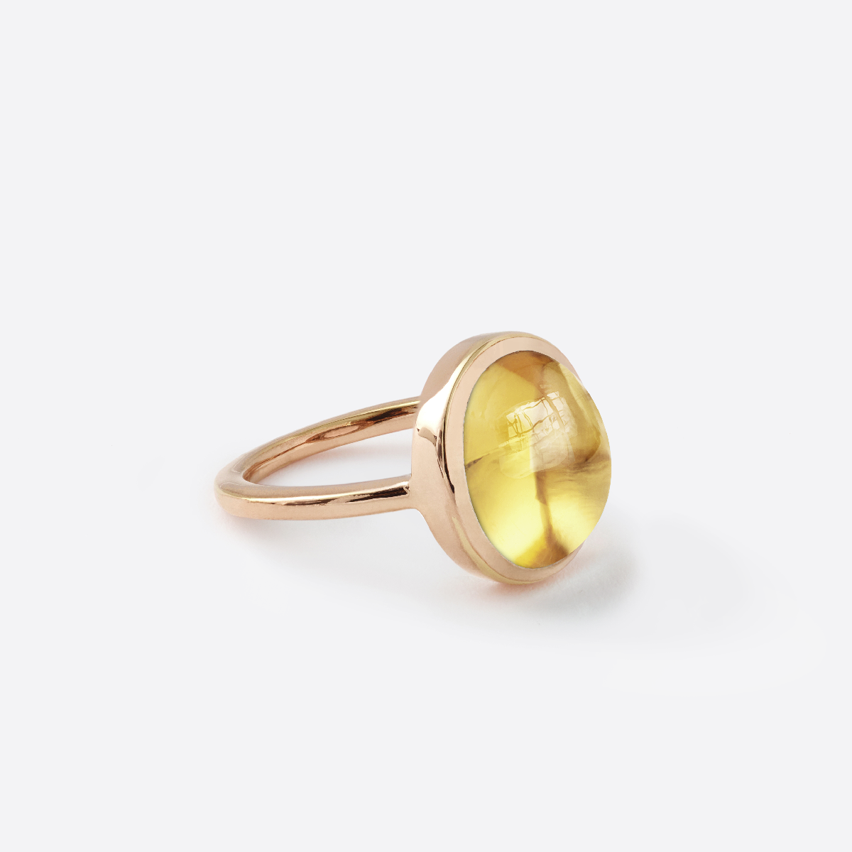 Bague fine pour femme en argent plaque or rose 18k monte d'une grande ovale citrine jaune