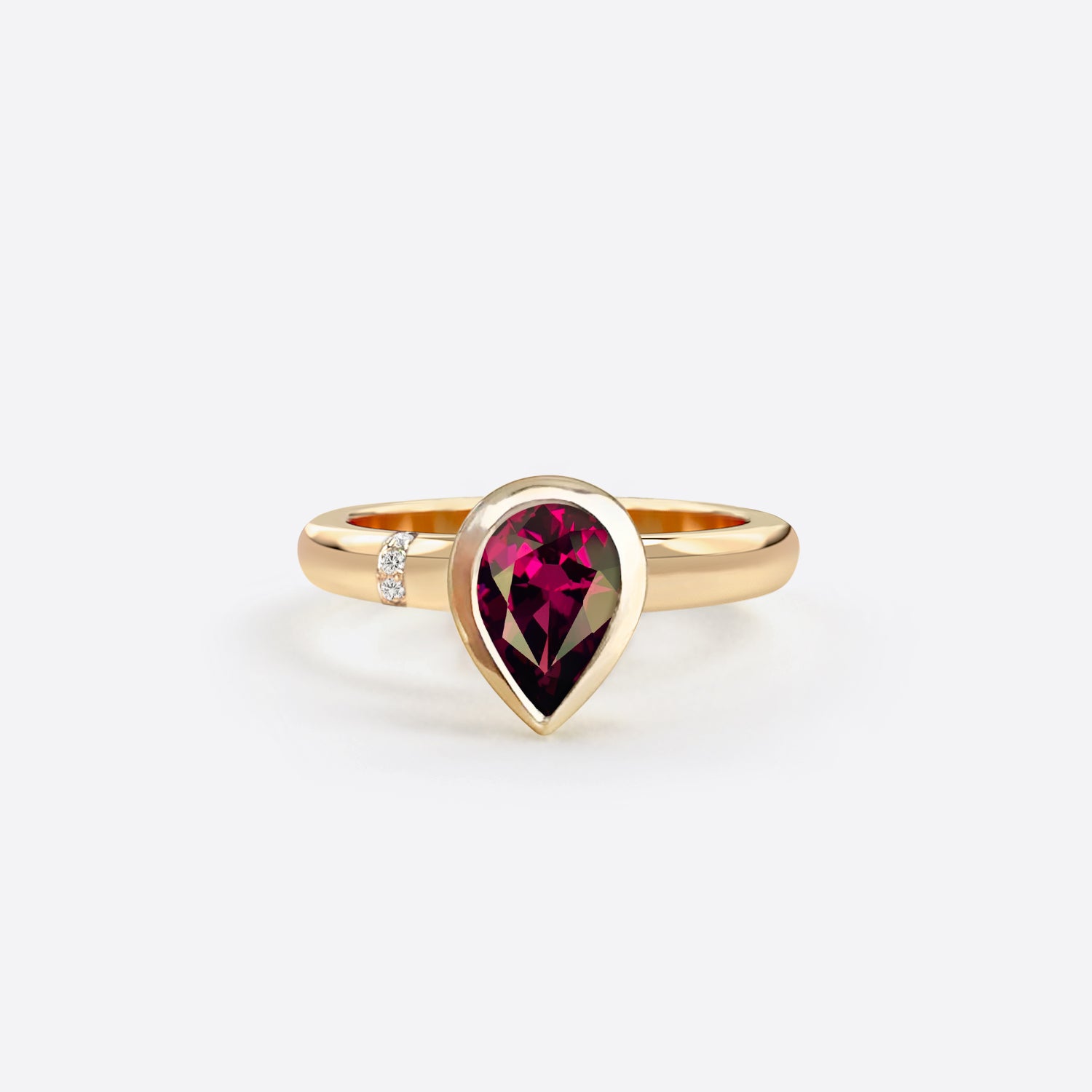 bague en forme de poire en argent plaque or rose sertie d une pierre rhodolite bordeaux et diamants